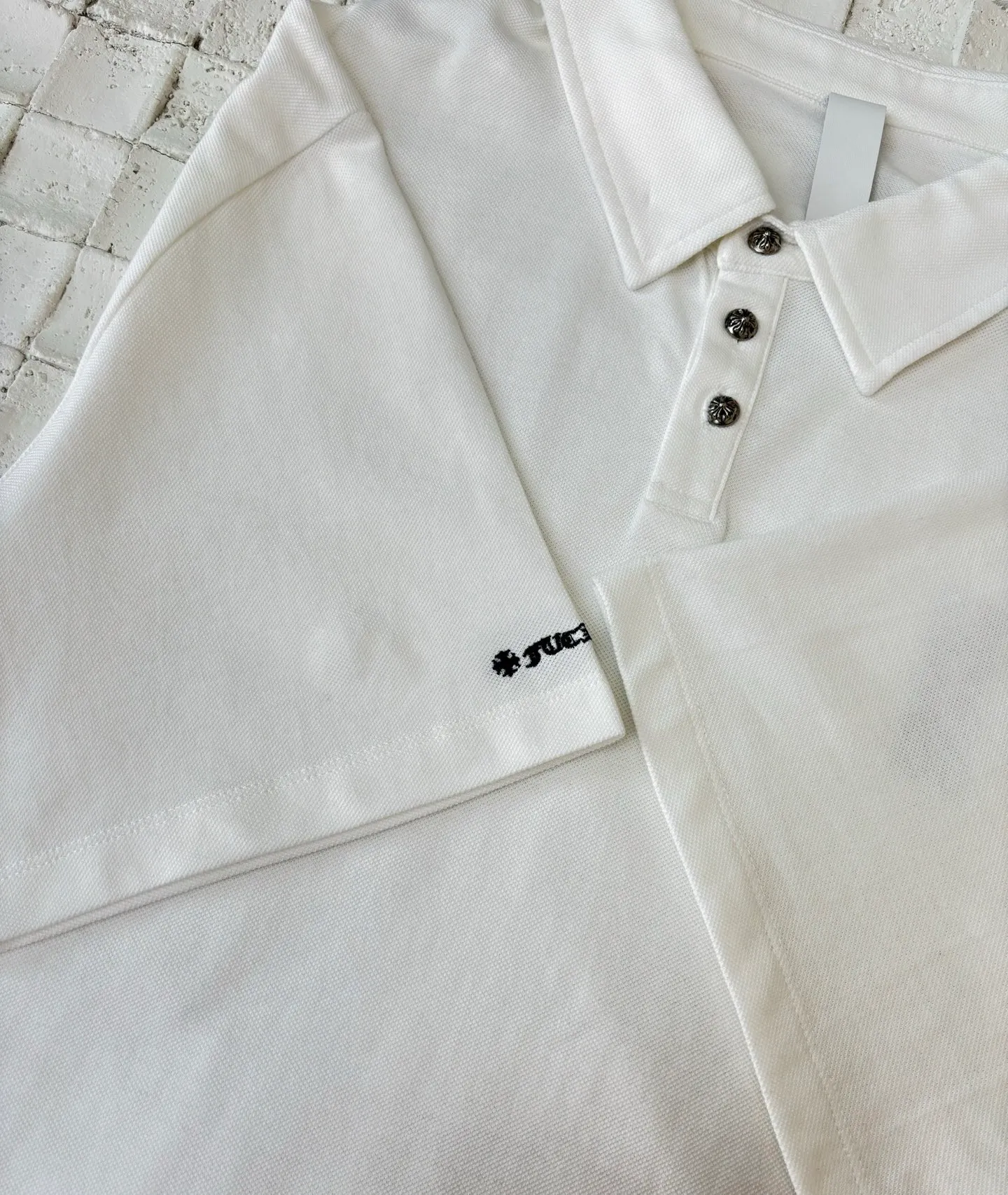 🅿️330 Come Hearts*/Cro Hearts 25Ss new Japanese limited POLO shirt. The fabric is made of 230G pure cotton pique cloth. The chest and cuffs are embroidered by imported embroidery machines. High-precision embroidery. The leather tag is made of lambskin. The cost is expensive. Collar hardware molding. Customized accessories. Size: S/M/L
